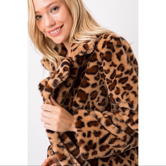 ❄️5⭐️BEST SELLER Leopard Faux Fur Jacket - Picture 3 of 7